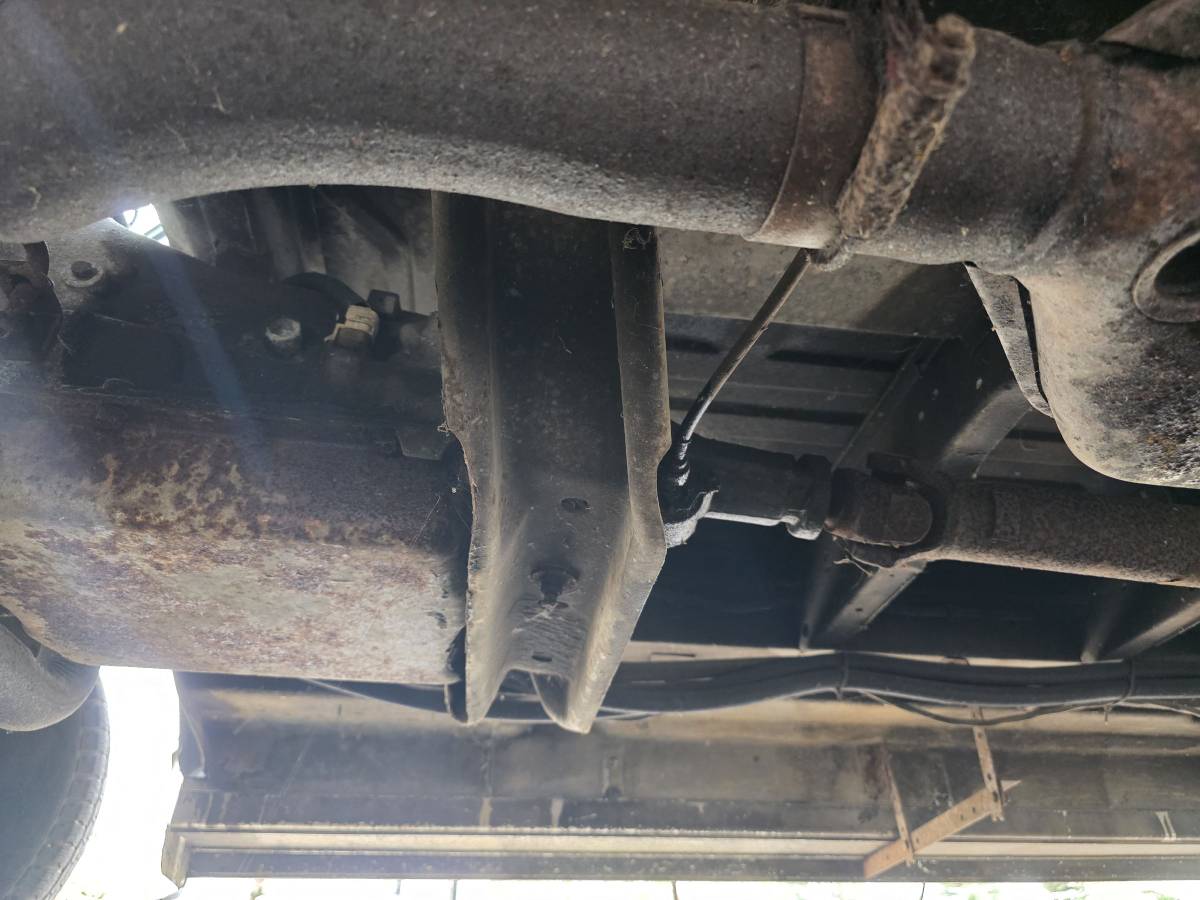 Chevrolet-g20-van-1989-white-17