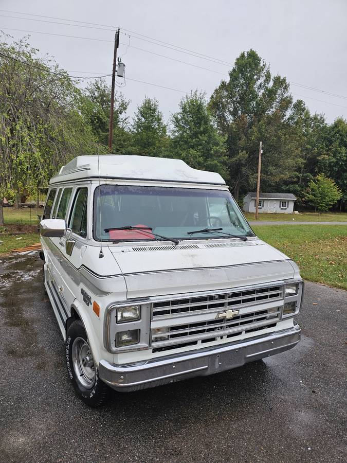 Chevrolet-g20-van-1989-white-2