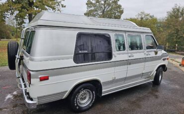 Chevrolet-g20-van-1989-white-8