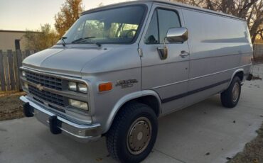 Chevrolet-g30-1994-silver-1