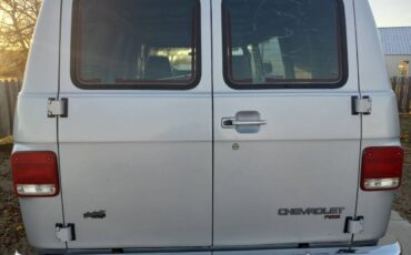 Chevrolet-g30-1994-silver-17