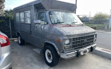 Chevrolet-g30-van-1992-silver-1