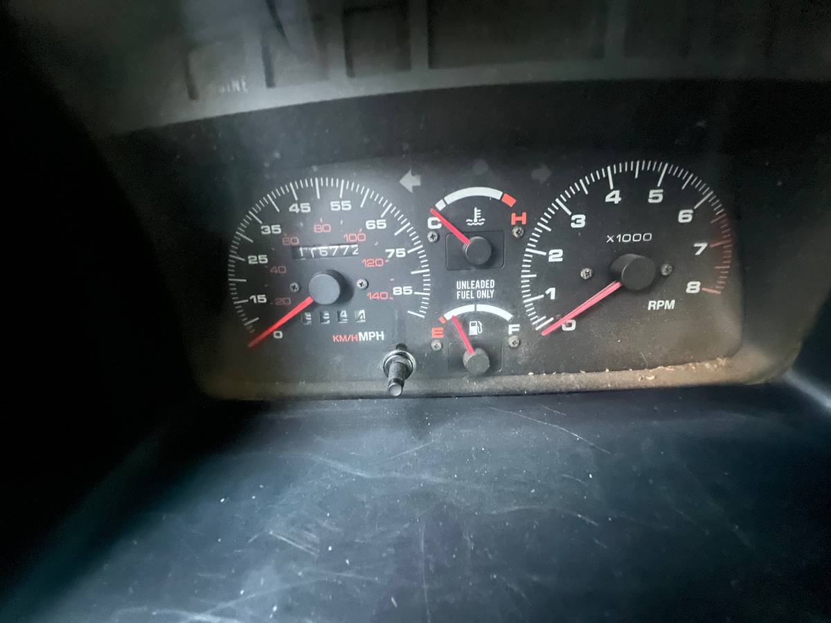 Chevrolet-geo-tracker-1993-purple-10