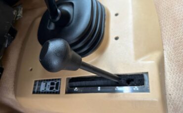 Chevrolet-gmt-400-1-ton-nominal-1988-white-1