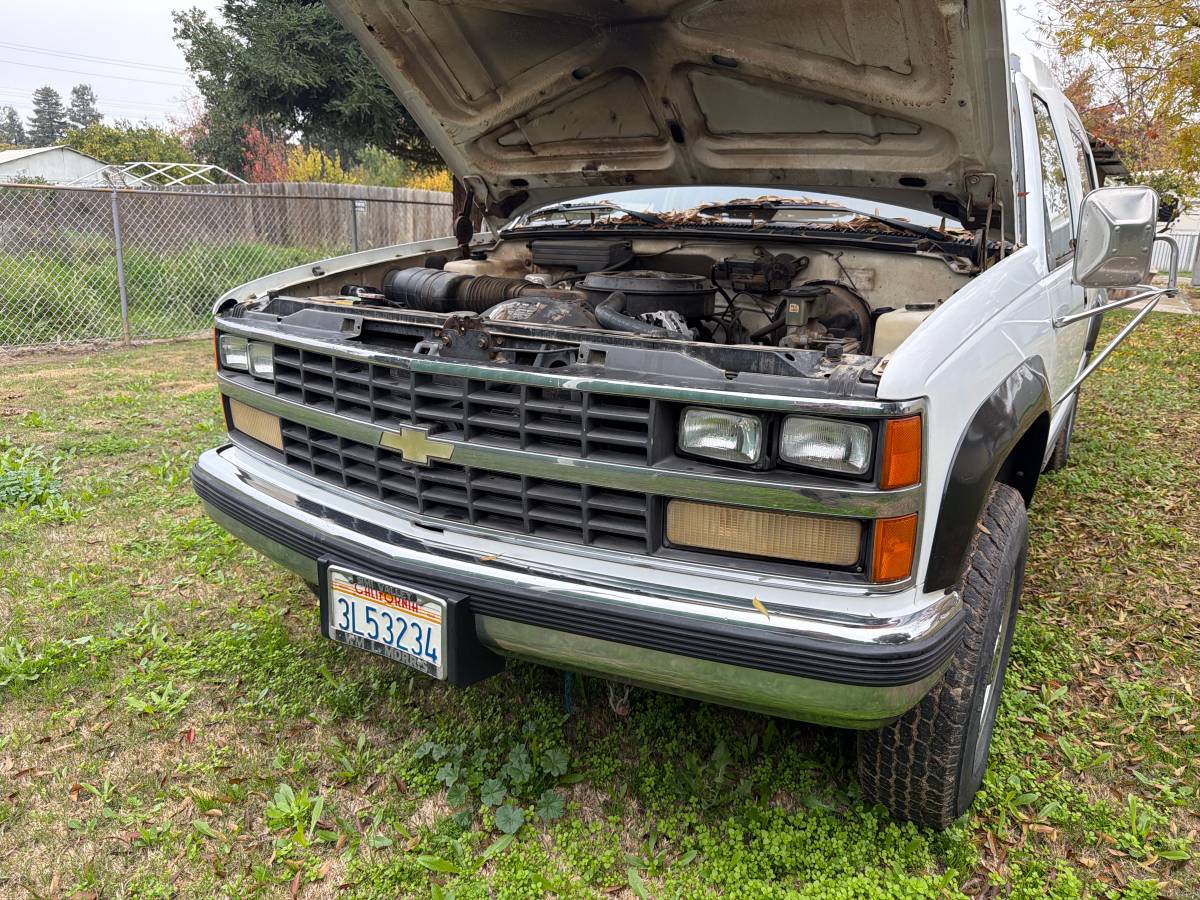 Chevrolet-gmt-400-1-ton-nominal-1988-white-15