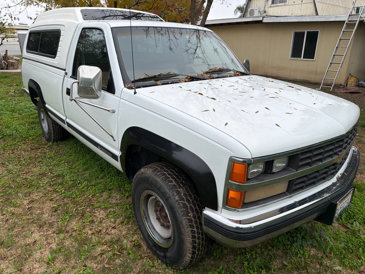 Chevrolet-gmt-400-1-ton-nominal-1988-white-16