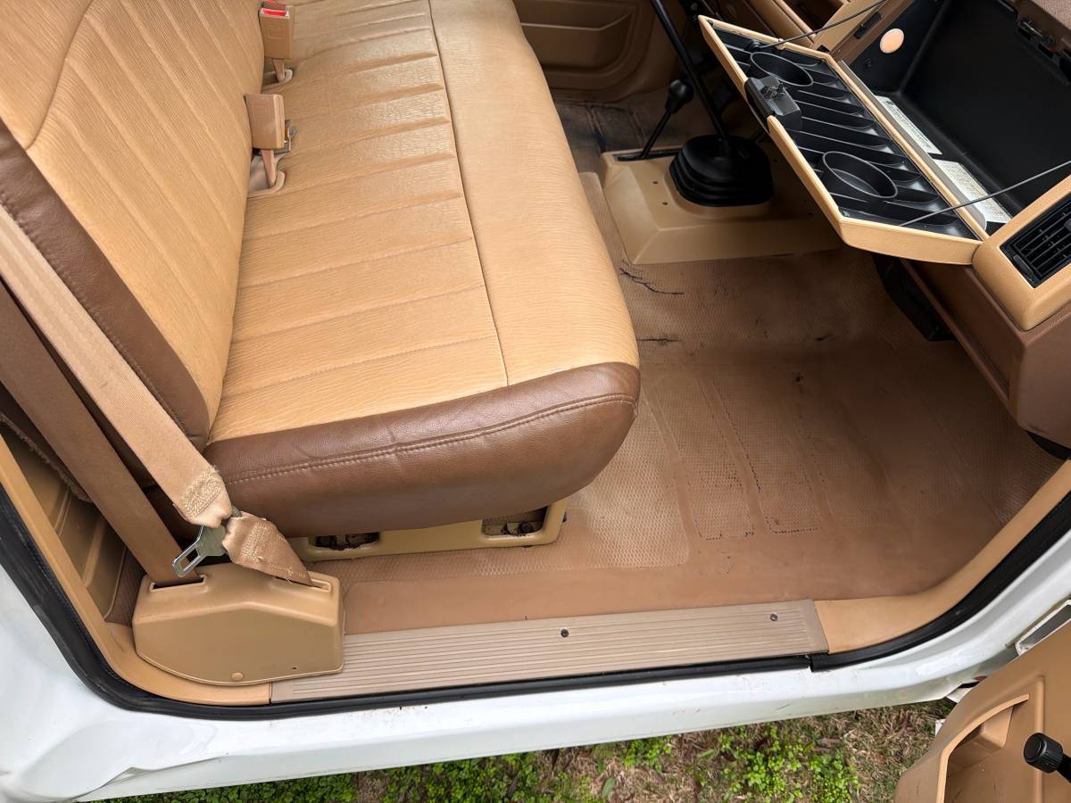 Chevrolet-gmt-400-1-ton-nominal-1988-white-17