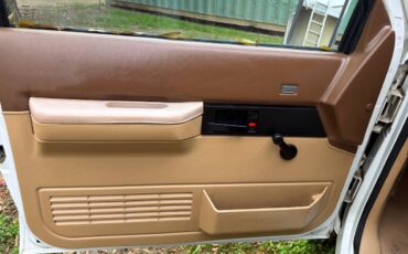 Chevrolet-gmt-400-1-ton-nominal-1988-white-2