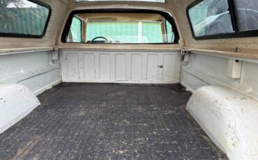 Chevrolet-gmt-400-1-ton-nominal-1988-white-22