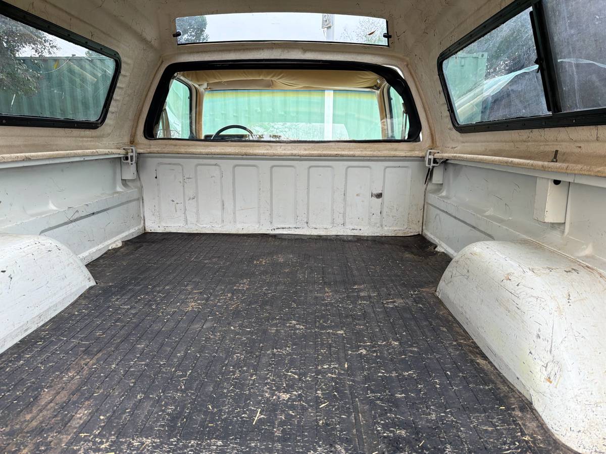 Chevrolet-gmt-400-1-ton-nominal-1988-white-22