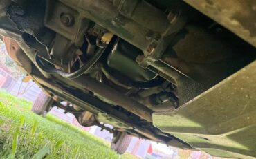 Chevrolet-gmt-400-1-ton-nominal-1988-white-23