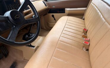 Chevrolet-gmt-400-1-ton-nominal-1988-white-7