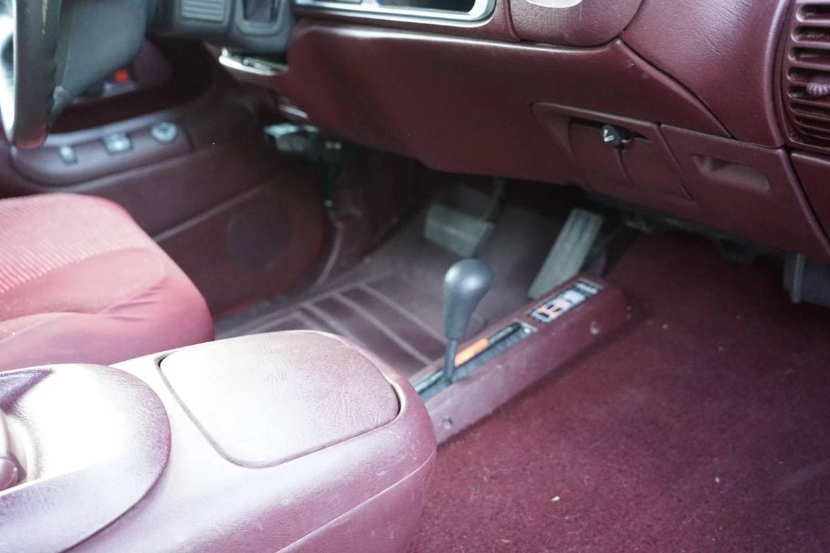 Chevrolet-gmt-400-1-ton-nominal-1996-red-2