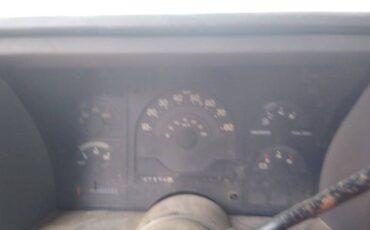 Chevrolet-gmt-400-12-ton-nominal-1988-red-1