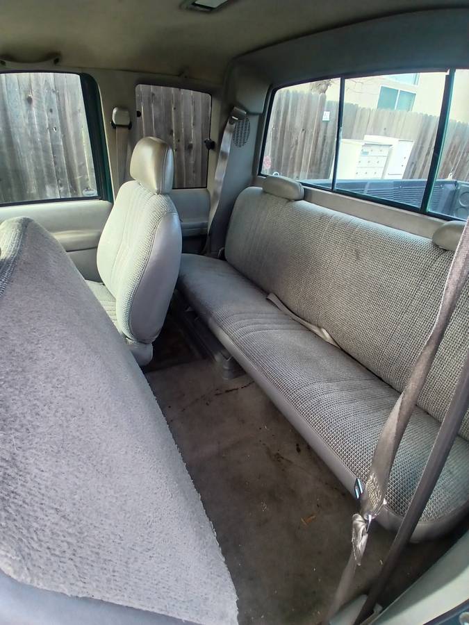 Chevrolet-gmt-400-12-ton-nominal-1996-green-11