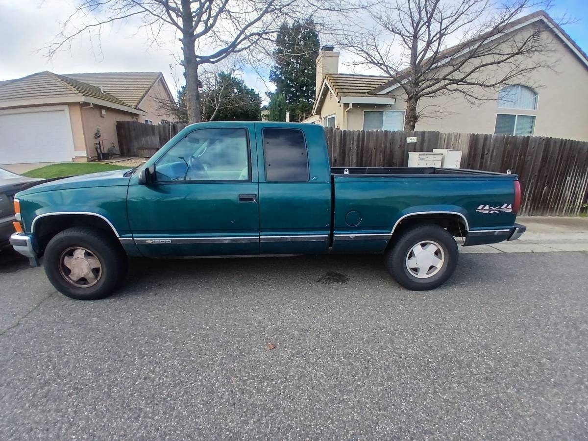 Chevrolet-gmt-400-12-ton-nominal-1996-green