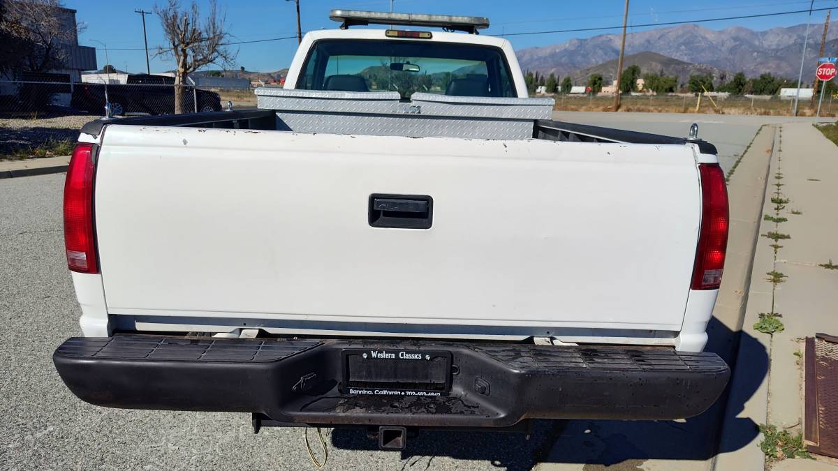 Chevrolet-gmt-400-34-ton-1995-white-17