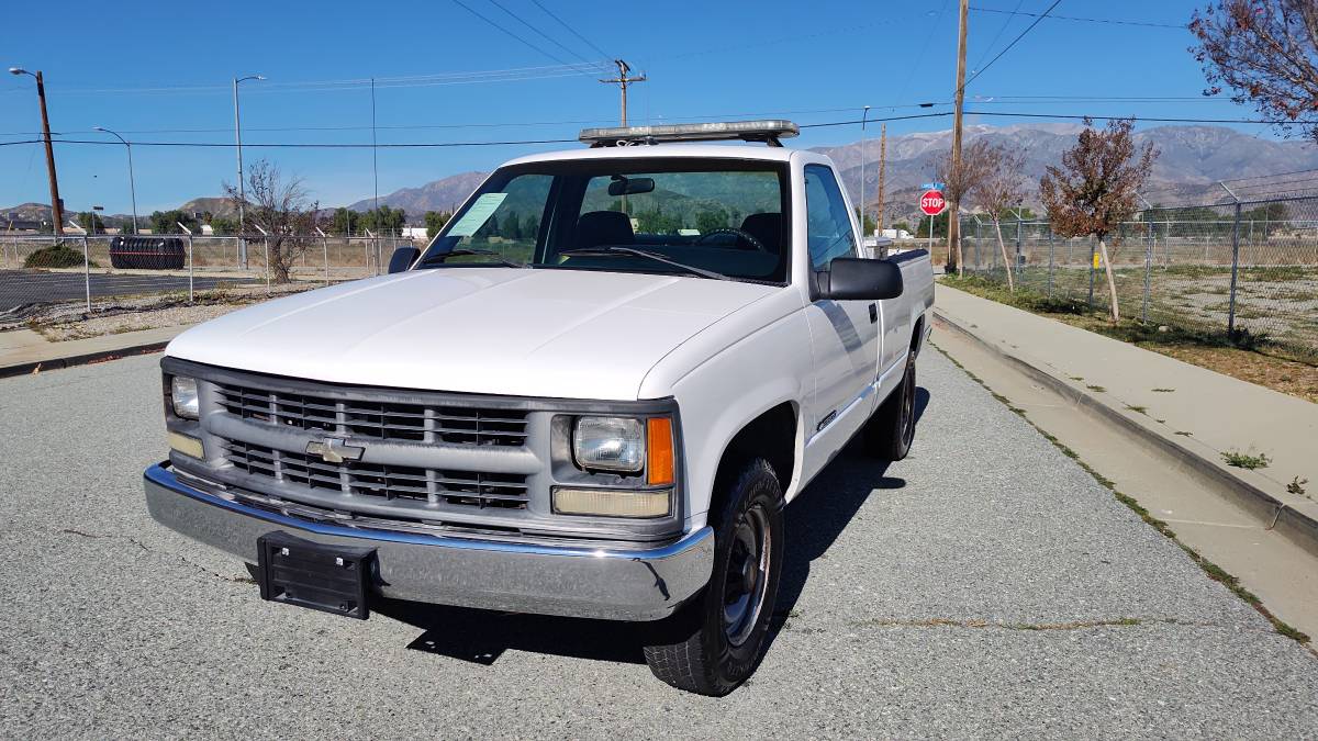 Chevrolet-gmt-400-34-ton-1995-white-19