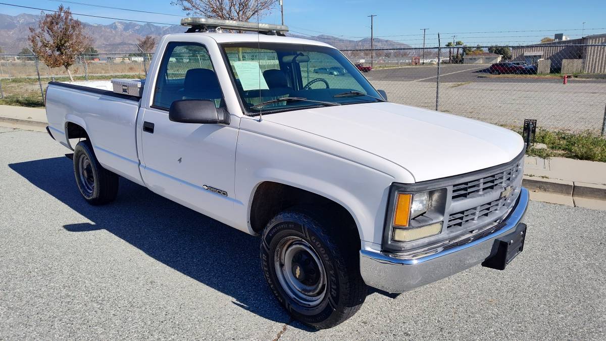 Chevrolet-gmt-400-34-ton-1995-white-20