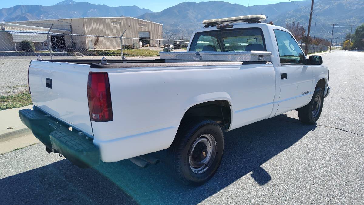 Chevrolet-gmt-400-34-ton-1995-white-5