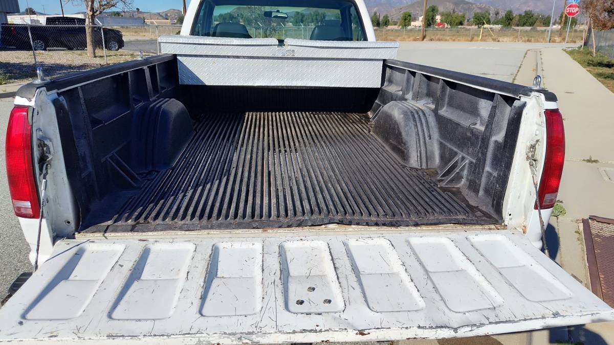 Chevrolet-gmt-400-34-ton-1995-white-7