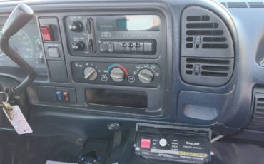 Chevrolet-gmt-400-34-ton-1995-white-8