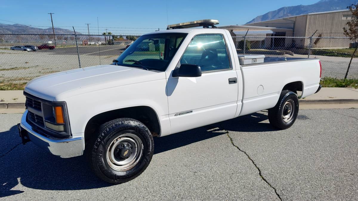 Chevrolet-gmt-400-34-ton-1995-white