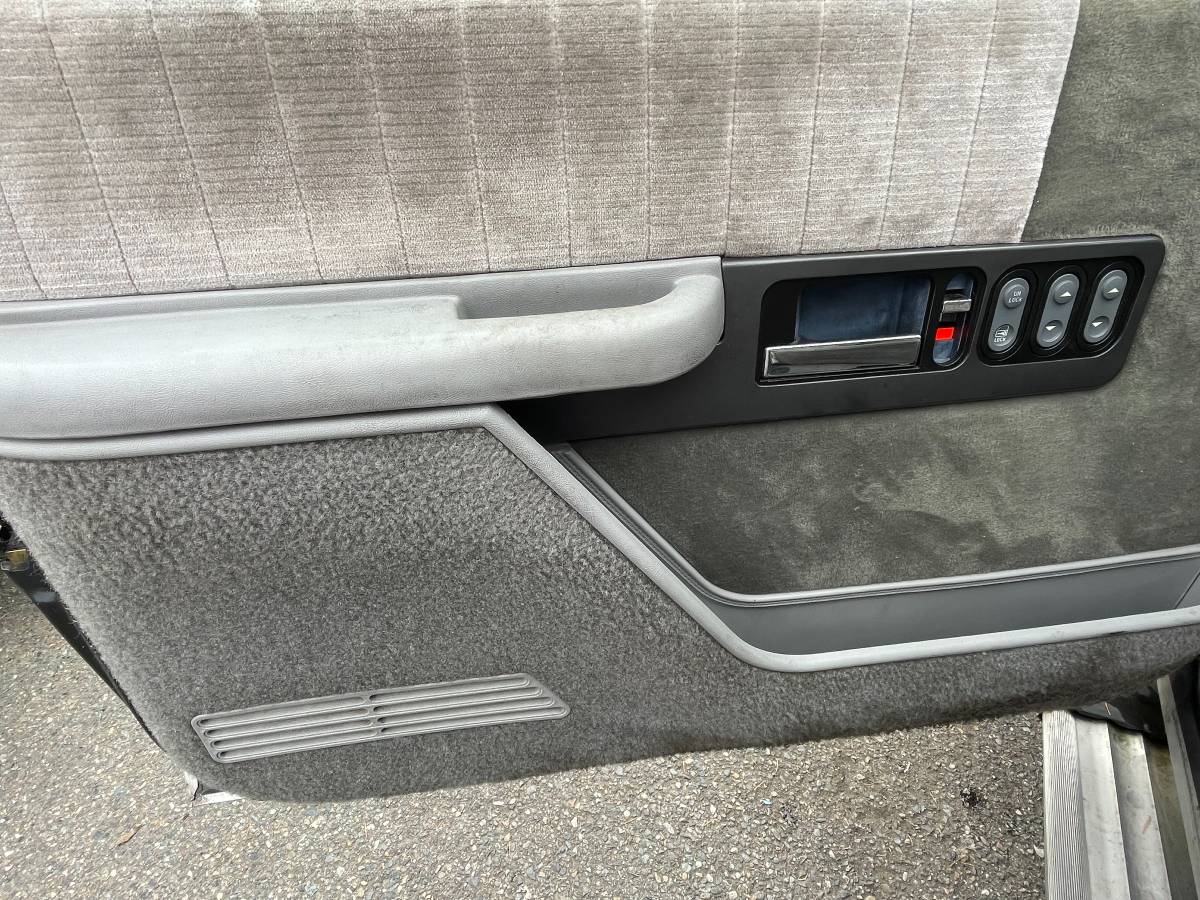 Chevrolet-gmt-400-34-ton-nominal-1992-silver-1