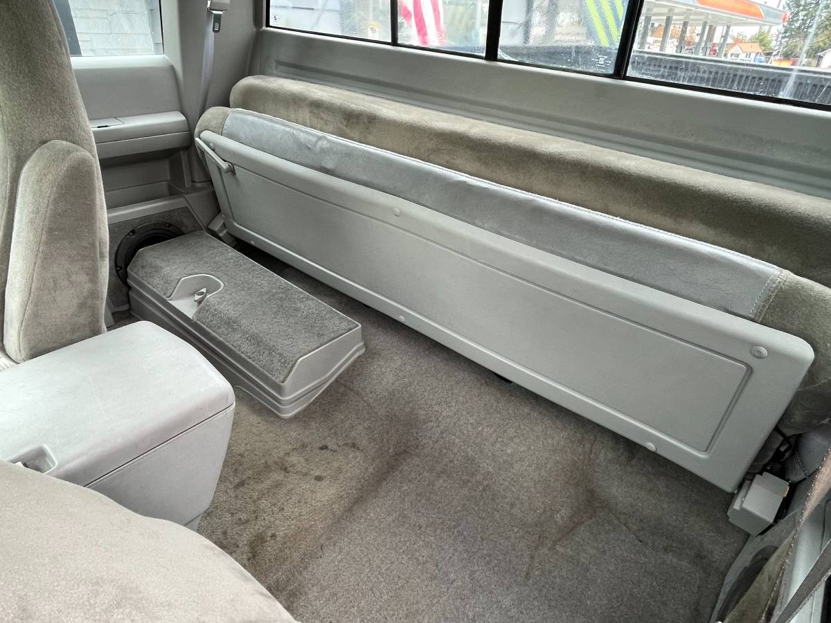 Chevrolet-gmt-400-34-ton-nominal-1992-silver-21