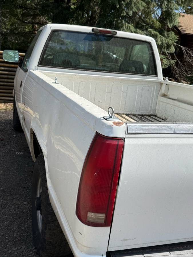 Chevrolet-gmt-400-34-ton-nominal-1994-white-1