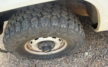 Chevrolet-gmt-400-34-ton-nominal-1994-white-4