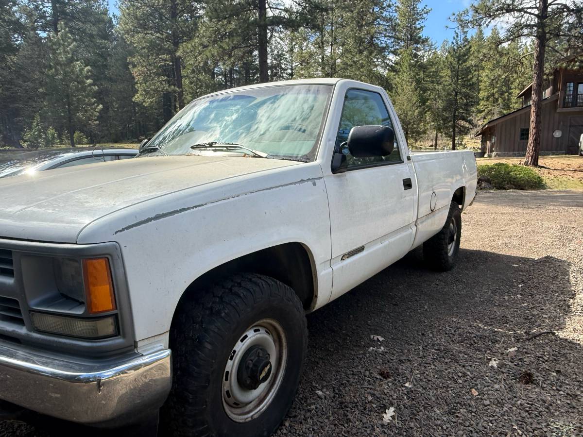 Chevrolet-gmt-400-34-ton-nominal-1994-white