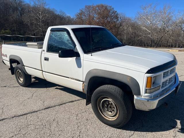 Chevrolet-gmt-400-34-ton-nominalchevy-2500hd-4x4-1995-white-1