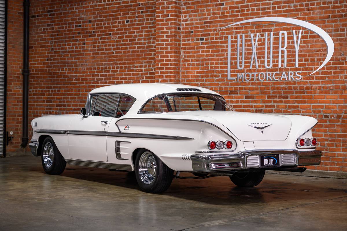 Chevrolet-impala-1958-white-17
