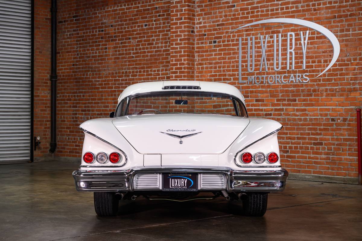 Chevrolet-impala-1958-white-18