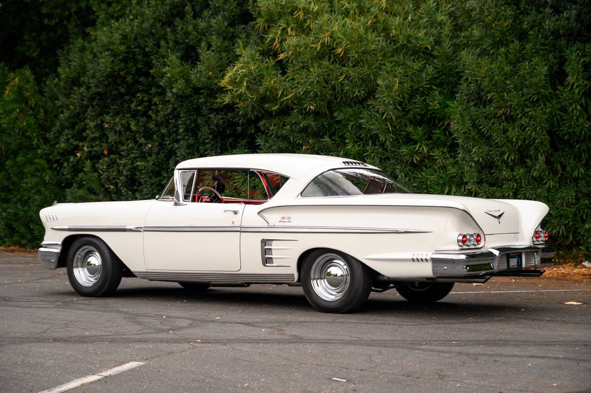 Chevrolet-impala-1958-white-25