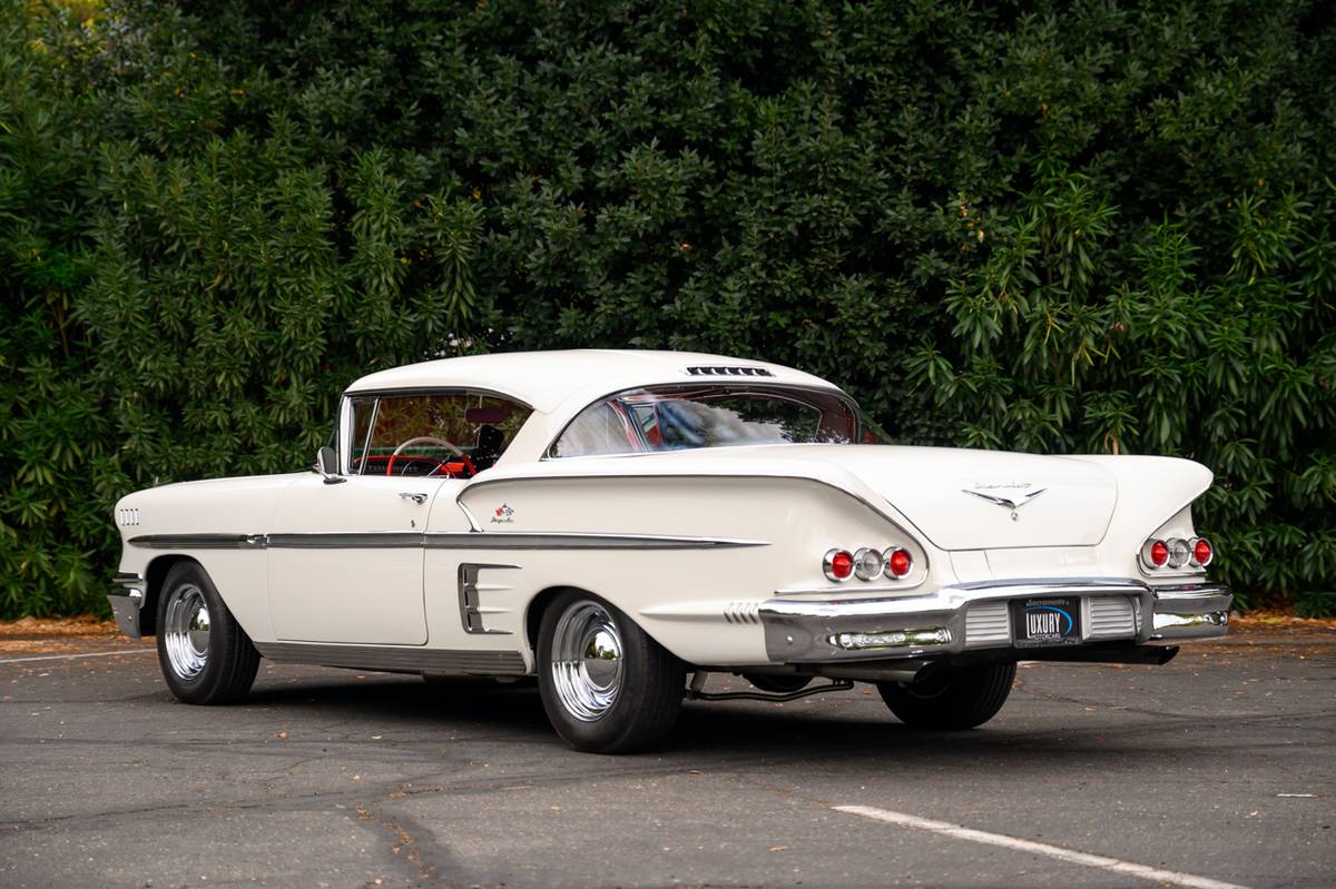 Chevrolet-impala-1958-white-3