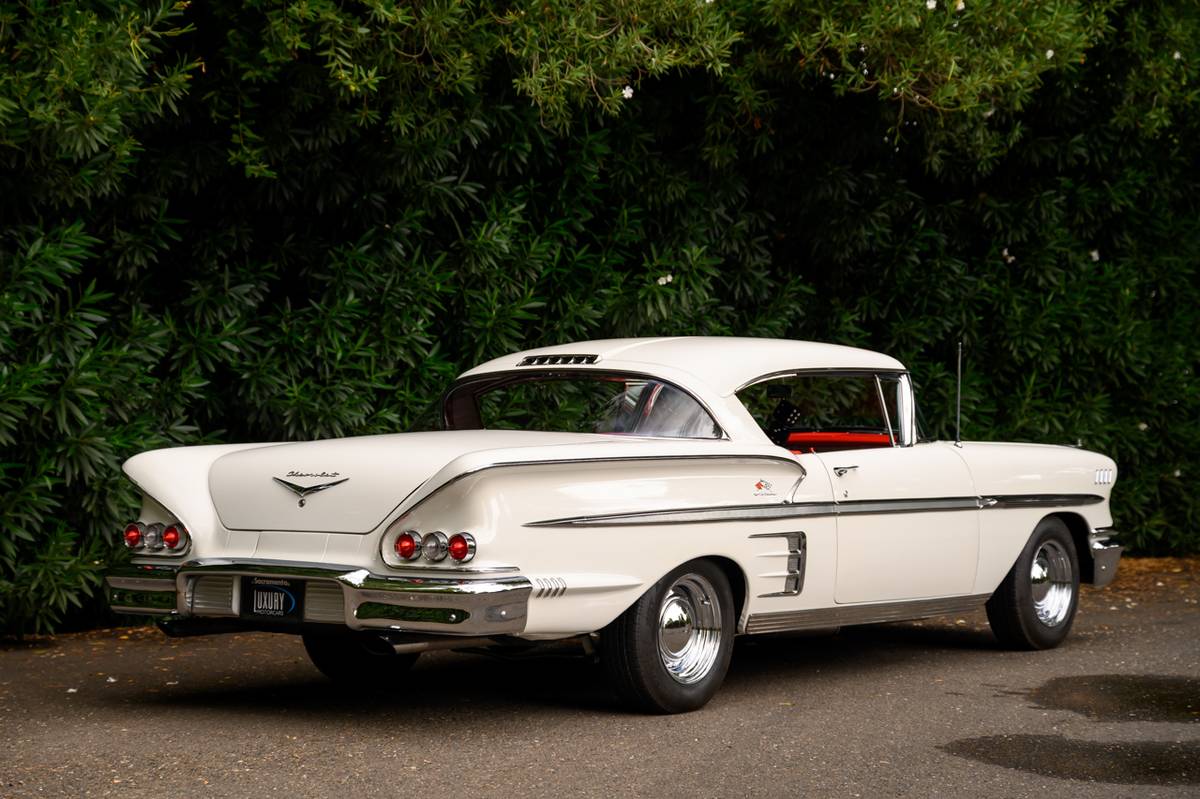 Chevrolet-impala-1958-white-30