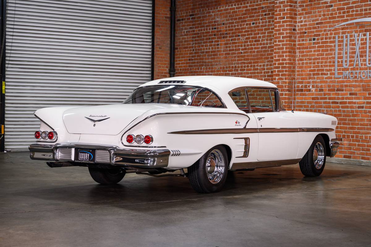 Chevrolet-impala-1958-white-37