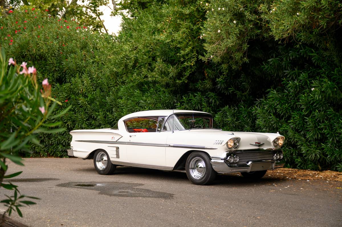 Chevrolet-impala-1958-white-4