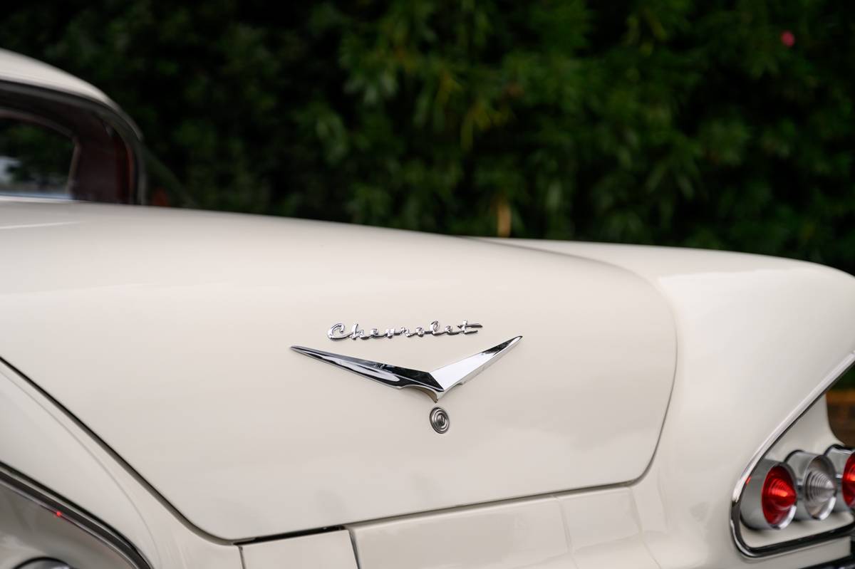 Chevrolet-impala-1958-white-49