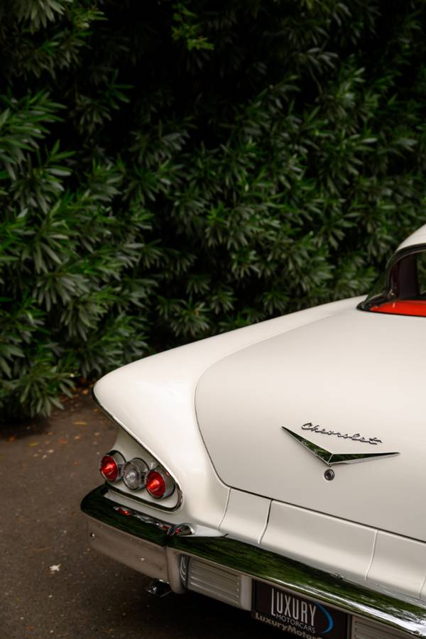 Chevrolet-impala-1958-white-70