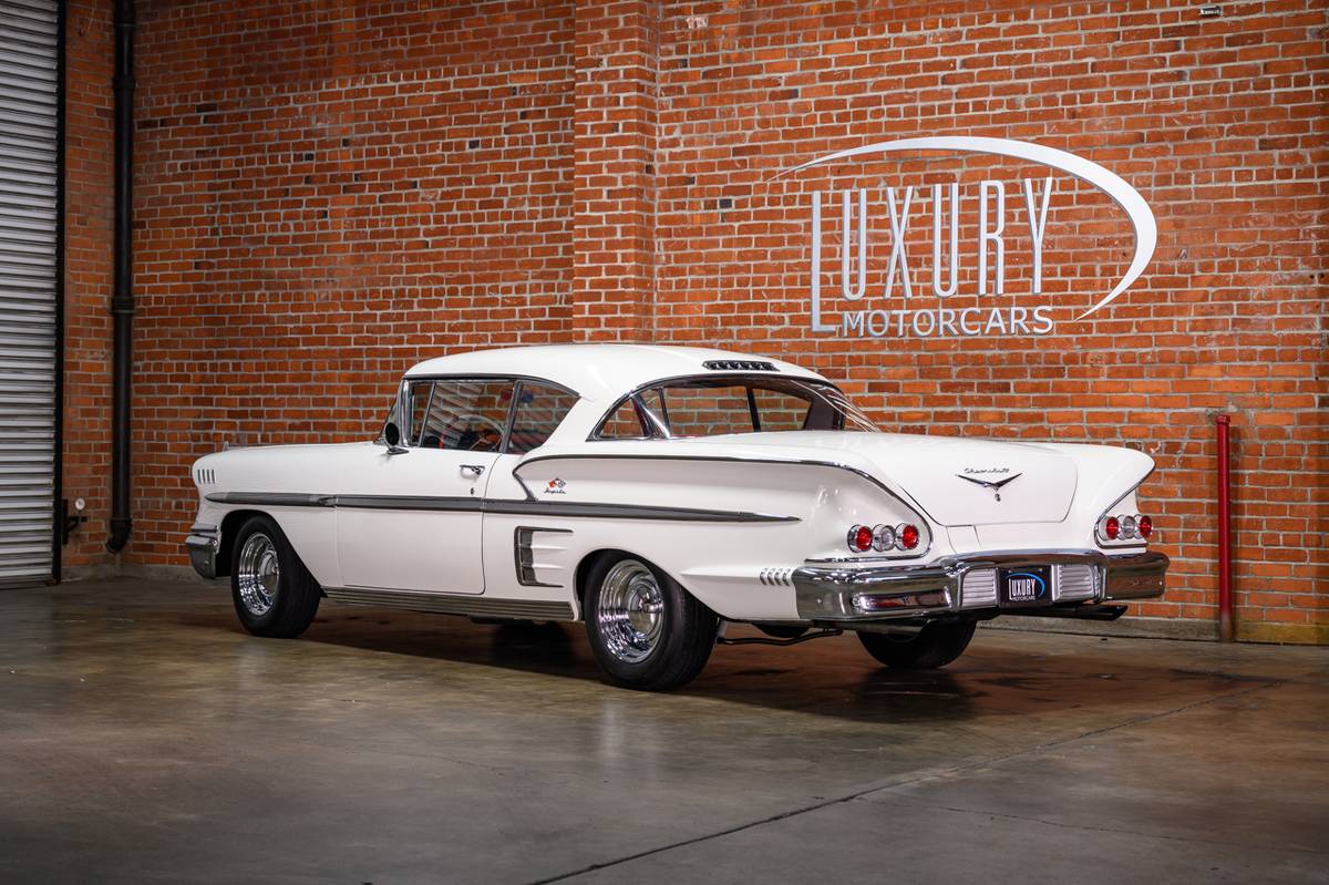 Chevrolet-impala-1958-white