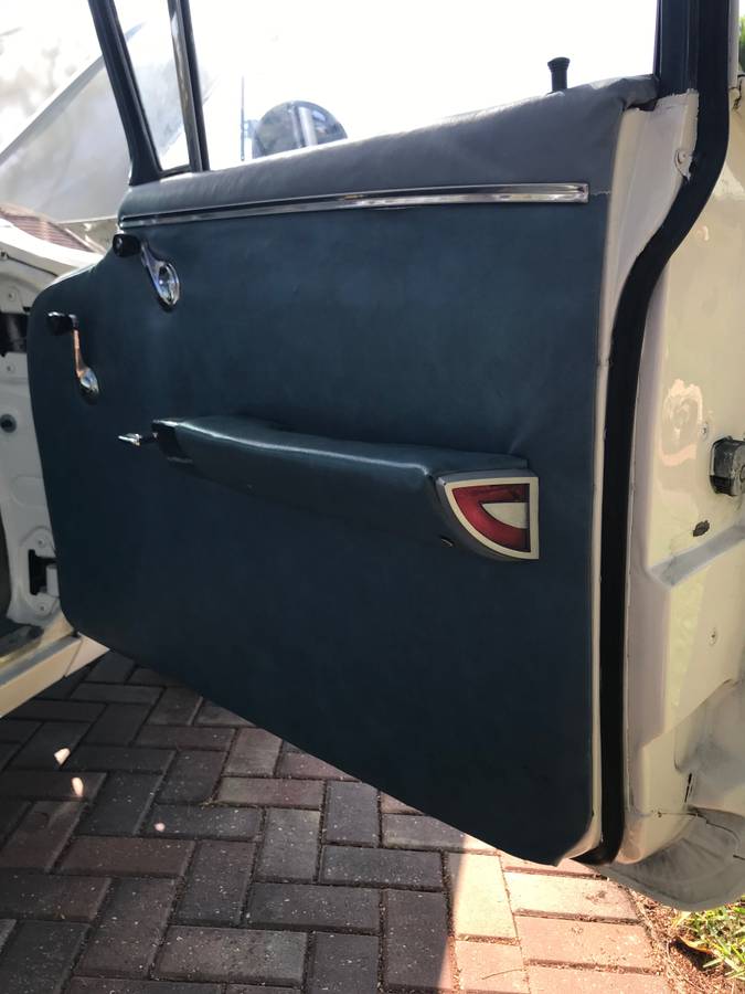 Chevrolet-impala-1960-white-4