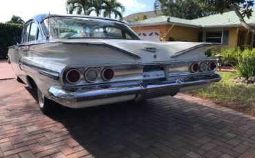 Chevrolet-impala-1960-white-6