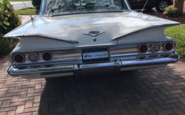 Chevrolet-impala-1960-white-7