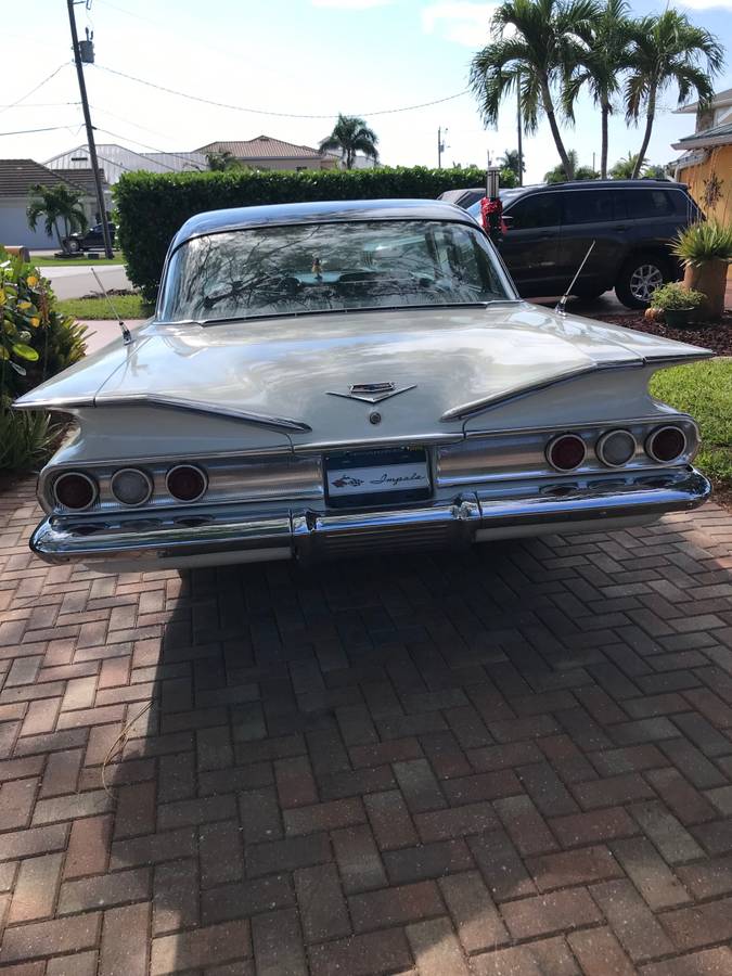 Chevrolet-impala-1960-white-7