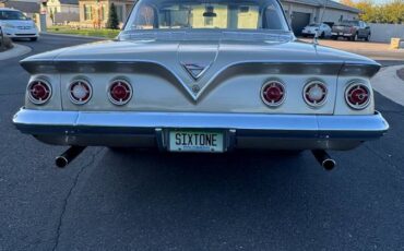 Chevrolet-impala-1961-custom-6