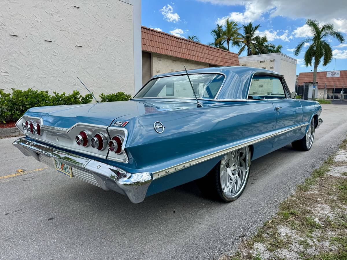 Chevrolet-impala-1963-blue-1