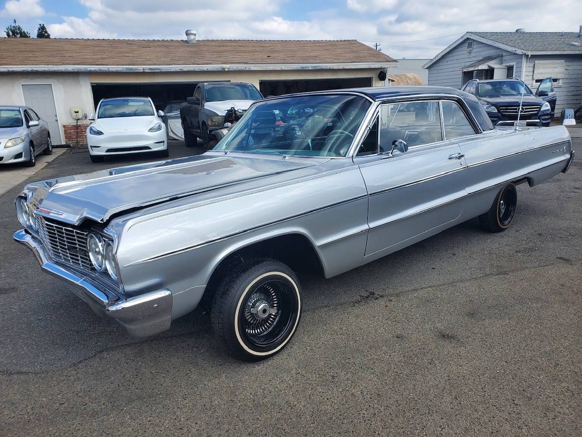 Chevrolet-impala-1964-silver
